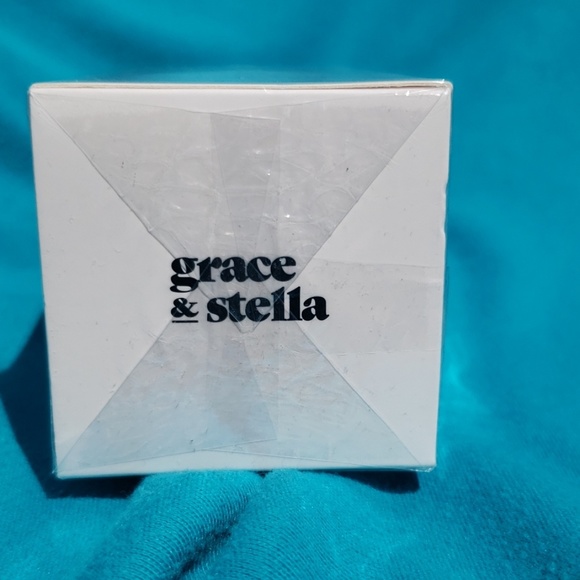 Grace & Stella Vegan Hydrating Rose Facial Spray - Picture 3 of 3